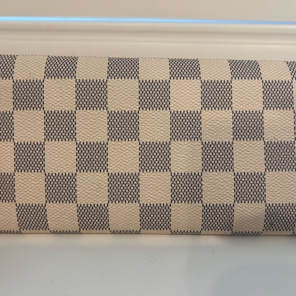 Louis Vuitton Emilie Wallet- Damier Azur Canvas - Picture 4 of 7